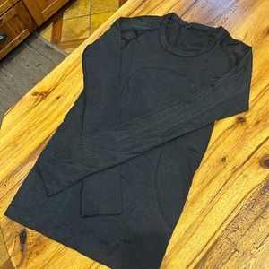 Lululemon Swiftly Tech Size 6 (Small)